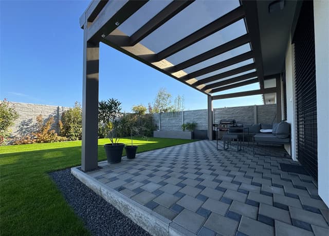 Holz-Pergola aus Brettschichtholz